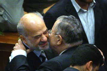 Θα παραιτηθώ από την πρωθυπουργία, εάν το ζητήσει ο λαός, λέει ο Τζαφάρι