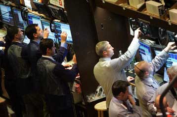 Πτώση για Nasdaq, άνοδος για Dow Jones την Πέμπτη στη Νέα Υόρκη