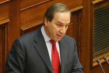 «Φωτιές» στη Βουλή από δήλωση Αλογοσκούφη περί ένταξης στην ΟΝΕ με «απάτη του ΠΑΣΟΚ»