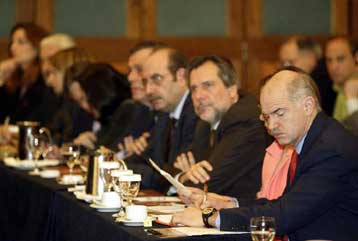 Kατάργηση της συνέντευξης και ισχυροποίηση του ΑΣΕΠ προτείνει το ΠΑΣΟΚ