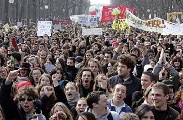 Μαζικές διαδηλώσεις και επεισόδια στη Γαλλία κατά του νέου εργασιακού νόμου