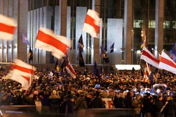 Συντριπτικό ποσοστό στον Λουκασένκο δίνουν τα exit polls στη Λευκορωσία