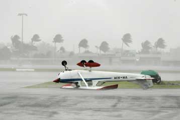 Τεράστιες ζημιές από τον κυκλώνα που έπληξε τις ακτές της βορειοανατολικής Αυστραλίας