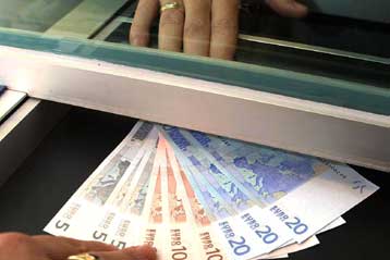 Χάνουν τα αναδρομικά του οικογενιακού επιδόματος οι συνταξιούχοι του ΙΚΑ