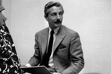 Πέθανε ο Όλεγκ Κασίνι, δημιουργός του απόλυτου look της Τζάκι Κένεντι