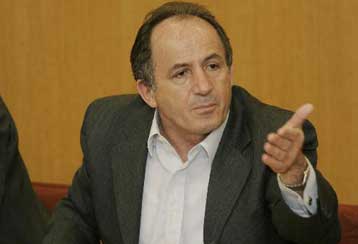 Επικριτική η κοινή γνώμη για τη στάση της κυβέρνησης στα εργασιακά