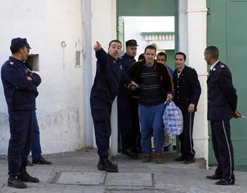 Στην αμνήστευση 2.629 ισλαμιστών προχωρά η κυβέρνηση της Αλγερίας