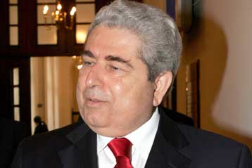 Σειρά επαφών Χριστόφια στην Αθήνα για συντονισμό των προσπαθειών στο Κυπριακό