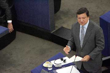 «Μαύρη λίστα» της Κομισιόν με 95 προς αποφυγήν αεροπορικές εταιρείες