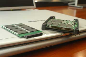 Συσκευές μνήμης flash υπόσχονται να αντικαταστήσουν τους σκληρούς δίσκους