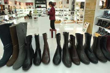 Η ΕΕ επιβάλλει δασμούς αντι-ντάμπινγκ στα δερμάτινα υποδήματα από Κίνα και Βιετνάμ