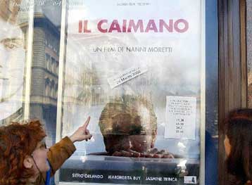 Ο Μορέτι μεταφέρει τον Μπερλουσκόνι στο σινεμά στο …παρά πέντε των εκλογών