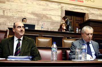 Εκ νέου κλήση Βουλγαράκη – Παπαληγούρα στη Βουλή για τις υποκλοπές ζητά το ΠΑΣΟΚ