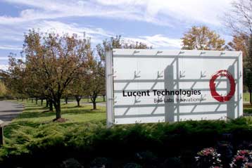 Σε διαπραγματεύσεις για συγχώνευση η Alcatel και η Lucent Technologies