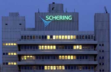 Στην εξαγορά της Schering  προχωρά η Bayer