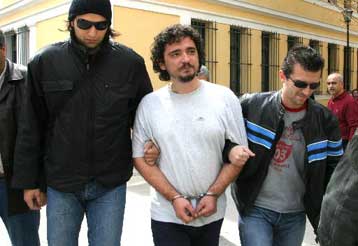 Ποινική δίωξη κατά του 26χρονου που εισέβαλε στην κλινική «Κασταλία»