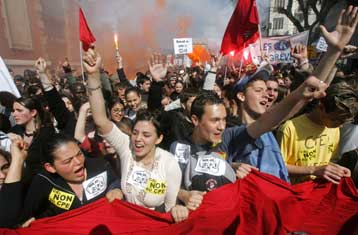 Λάθος τα μέτρα της κυβέρνησης στα εργασιακά, λέει το 49% των πολιτών
