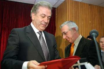 Κόντρα Αβραμόπουλου-Κακλαμάνη για την κατάσταση στην Υγεία