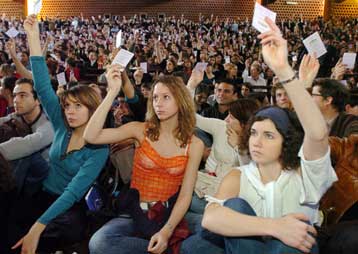 Παραίτηση του πρωθυπουργού Ντε Βιλπέν ζητούν οι Γάλλοι φοιτητές