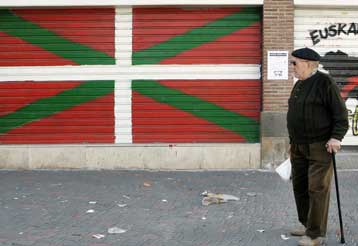 Με δυσπιστία αντιμετωπίζουν οι Ισπανοί την κατάπαυση του πυρός της ΕΤΑ