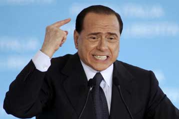 Σφοδρή επίθεση κατά πάντων από τον Σίλβιο Μπερλουσκόνι