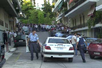 Συνελήφθησαν τέσσερις γυναίκες που εμπλέκονται σε κύκλωμα παράνομων ελληνοποιήσεων