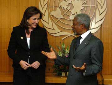 Το Κυπριακό κυριάρχησε στην ατζέντα της συνάντησης Μπακογιάννη-Ανάν