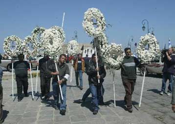 Διαμαρτυρία αγροτών της Κρήτης για οικονομική ζημία από την απεργία των ναυτεργατών