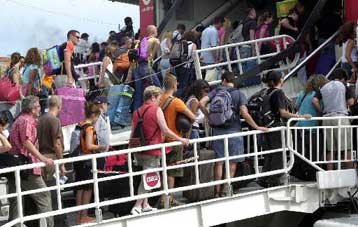 Κριτική του ΠΑΣΟΚ για την απελευθέρωση των ακτοπλοϊκών ναύλων στην οικονομική θέση