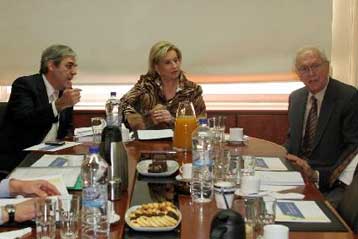 Οδηγίες Πετραλιά σε ΕΤΑ για την αξιοποίηση των τουριστικών ακινήτων