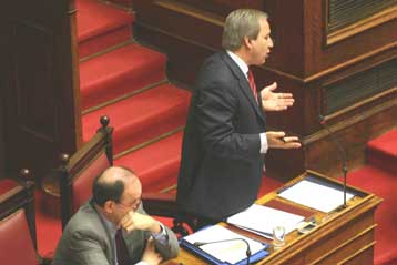 Έως τις 30 Απριλίου η ένταξη των ταμείων ασφάλισης τραπεζοϋπαλλήλων σε ΙΚΑ, ΕΤΑΤ