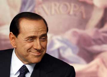Στο ευρώ οφείλονται οι εκλογικές ήττες των κυβερνήσεων, δηλώνει ο Μπερλουσκόνι