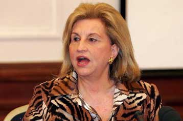 Αισιοδοξία Πετραλιά για την πορεία της φετινής τουριστικής κίνησης