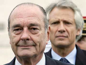 Με δέσμευση για τροποποιήσεις ο Σιράκ επικυρώνει την «καυτή» εργασιακή νομοθεσία