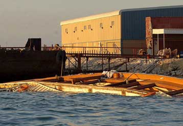 Συνεχίζονται οι έρευνες για την ανεύρεση επιζώντων από το ναυάγιο στο Μπαχρέιν