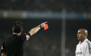 Η Ρεάλ κερδισμένη του «el clasico», 1-1 στο «Καμπ Νου» παίζοντας με δέκα παίκτες