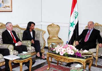 Αιφνιδιαστική επίσκεψη της Κοντολίζα Ράις και του Τζακ Στρο στη Βαγδάτη