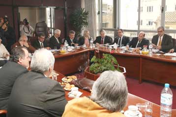 Στην κόψη του ξυραφιού η συνάντηση μεταξύ ΓΣΕΕ και εργοδοτών