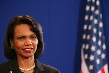 Προτιμούμε τη διπλωματία στο θέμα του Ιράν, λέει η Κοντολίζα Ράις