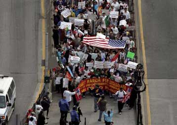 Νέες διαδηλώσεις κόντρα στη μεταναστευτική πολιτική της κυβέρνησης Μπους