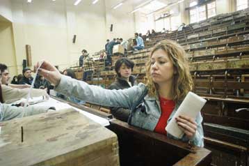 Την Τετάρτη ανοίγουν οι κάλπες σε ΑΕΙ και ΤΕΙ