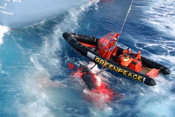 Οι Ιάπωνες φαλαινοθήρες υποχωρούν στις πιέσεις των περιβαλλοντιστών