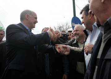 Τους πλημμηροπαθείς του Έβρου επισκέφθηκε ο Γ.Παπανδρέου