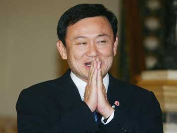 Εγκαταλείπει την πρωθυπουργία της Ταϊλάνδης ο Τακσίν Σιναουάτρα