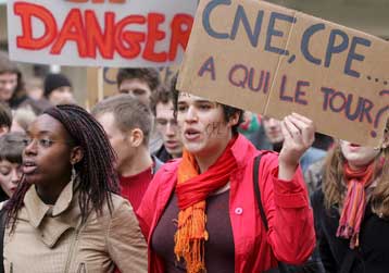 Σε διάλογο χωρίς προκαταλήψεις για το CPE καλεί τα συνδικάτα το κόμμα του Σαρκοζί