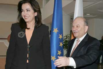 Τον ευρωπαϊκό δρόμο δείχνει στην Αγκυρα η Ντόρα Μπακογιάννη από τη Λευκωσία