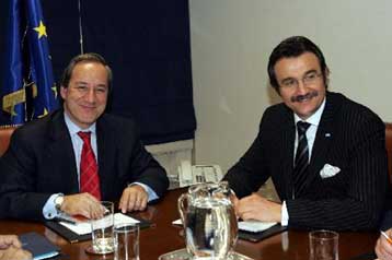 Συνάντηση Αλογοσκούφη με τον Τούρκο υπουργό Εξωτερικού Εμπορίου