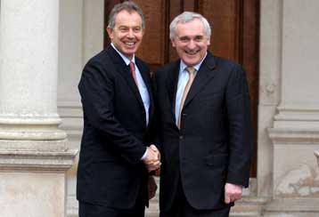 Τελεσίγραφο Μπλερ και Αχερν ως τις 24 /11 για τον σχηματισμό κυβέρνησης στη Β.Ιρλανδία