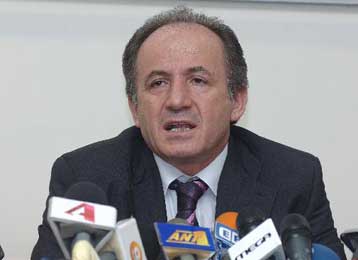 Αντιδρά η ΓΣΕΕ για τις ομαδικές απολύσεις στo Νεώριο Σύρου