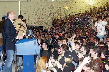 Συγγνώμη για τα χυδαία συνθήματα ζητά η ΔΑΠ από τους Γ.Βουλγαράκη και Γ.Παπανδρέου